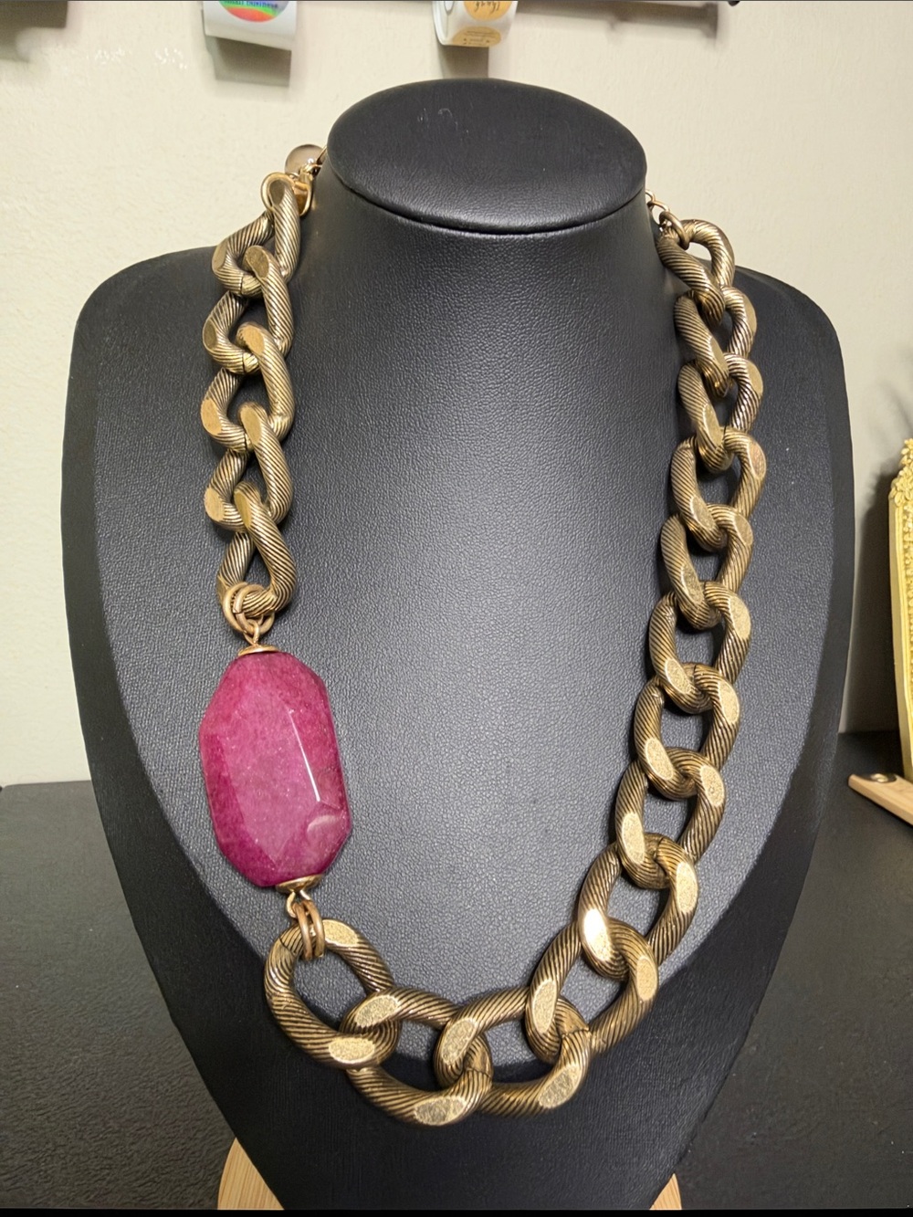 Chico’s Heavy Chunky Gold Chain Statement Necklace Pink Gemstone